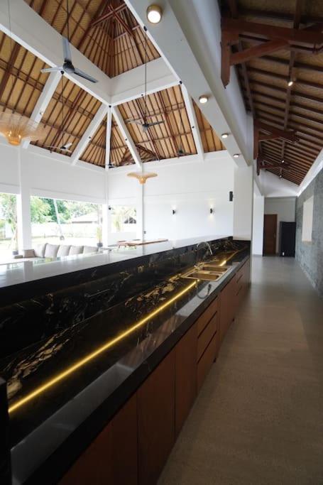 Villa Vespa Lovina Exterior foto